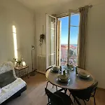 Situe Au Centre De Апартаменти *