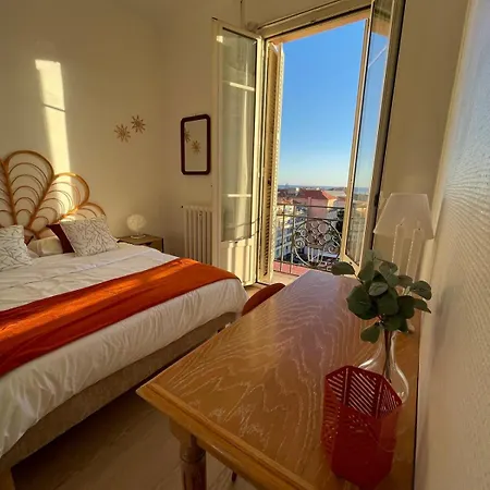 Situé Au Centre De *