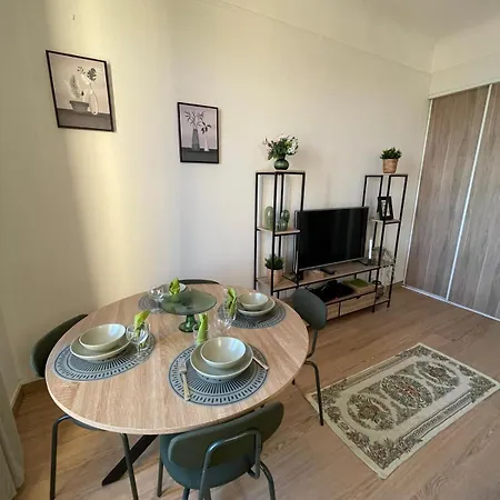 Situé Au Centre De Appartement Menton