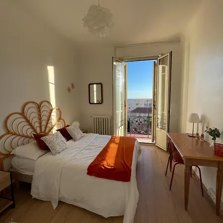 Appartement Situé Au Centre De *