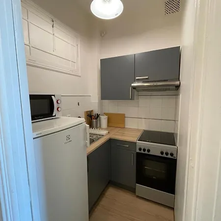 Situe Au Centre De * Menton