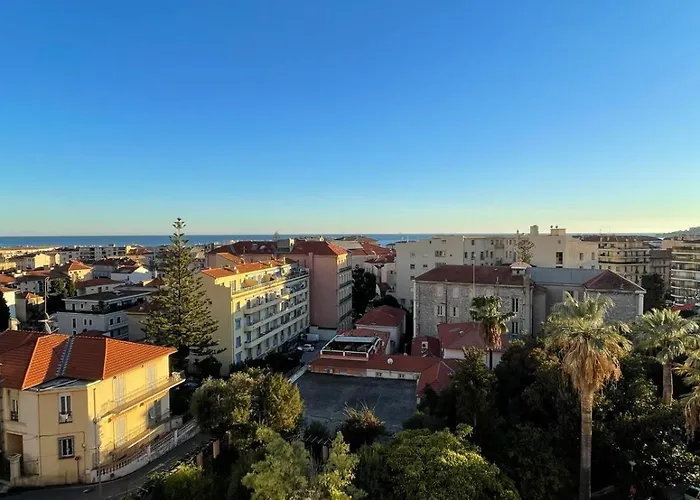 Situe Au Centre De Daire Menton