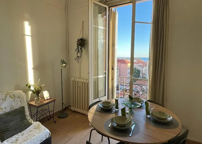 Situe Au Centre De Apartment *